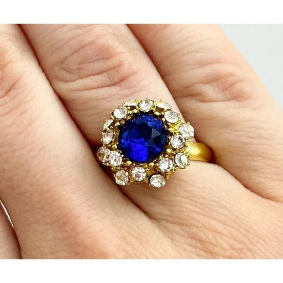 Vintage Gold Tone Blue Gemstone Halo Floral Adjustable Multi Stone Ring - size 9 - Picture 3 of 9